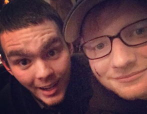 Եղիսաբեթ II–ի թոռնուհին կտրել է բրիտանացի երգչի երեսը