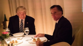 Трамп и Ромни обсудили политику за супом с лягушачьими лапками (фото)