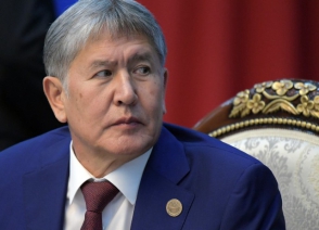 Президент Киргизии пообещал смену власти через год