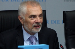 ԵՄ դեսպան․ «Ձեր արժանապատվությունն ու ապագան 10, անգամ 20 հազար դրամ չարժեն» (տեսանյութ)