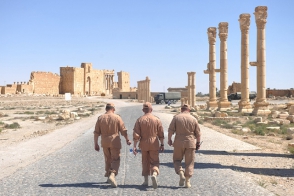 Боевики ИГ могли забрать в Пальмире мощное вооружение российских военных – «The Washington Post»