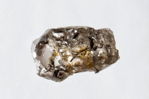 В редчайших алмазах обнаружили жидкий металл