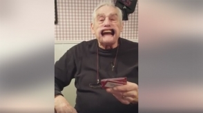 Ատամների պրոթեզը կորցրած պապիկի մասին տեսանյութը 30 միլիոնից ավելի դիտում է հավաքել (տեսանյութ)