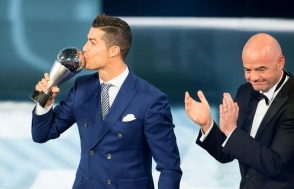 Криштиану Роналду стал лучшим футболистом 2016 года по версии ФИФА