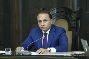 Հովիկ Աբրահամյան. «Հայտարարում եմ, որ դադարեցնում եմ իմ անդամակցությունը ՀՀԿ–ին»