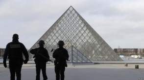 Ֆրանսիայի վարչապետ. «Լուվրի մոտ տեղի ունեցած հարձակումն ահաբեկչություն է»