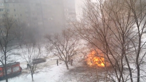 При взрыве автомобиля в Луганске погибли 2 человека