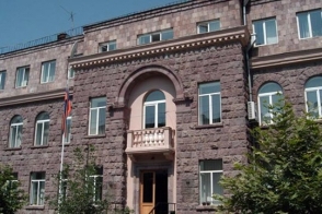 ЦИК Армении начала прием документов от партий и партийных альянсов