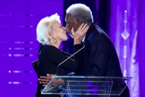 Մորգան Ֆրիմանն անակնկալի է եկել Հելեն Միրրենի կրքոտ համբույրից (լուսանկարներ)