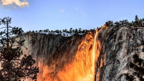 В США водопад Лошадиный хвост превратился в «огнепад»