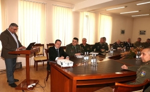 Ռազմական կցորդներին տեղեկատվություն է ներկայացվել առաջնագծում տիրող իրավիճակի վերաբերյալ