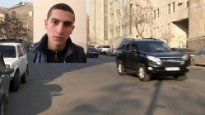 Խոսելու նպատակով վերցրել է բջջային հեռախոսն ու փախել