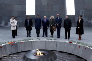 Делегация французской коммуны Драгиньян посетила мемориал жертвам Геноцида армян