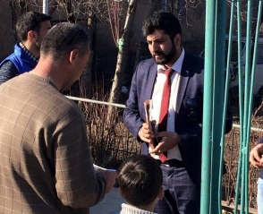 Ամբողջ շրջայցի ընթացքում 2-3 հոգի մեծ շներով մեզ էին հետևում