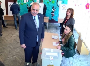 Раффи Ованнисян проголосовал во имя завтрашнего дня Армении (видео)
