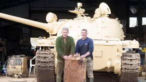 Британец нашел в танке Т-54 золотые слитки на $2,5 млн (видео)