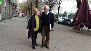 Մաեստրոն անձամբ է իջնում նկուղային հարկ, որ տպի իր նոտաները