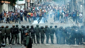 Массовые демонстрации в Венесуэле вспыхнули с новой силой (видео)