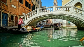 Власти Венеции хотят ограничить количество посещающих город туристов
