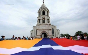 Военный парад в Степанкерте (видео)