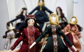 Ստեփանակերտում պատրաստում են հայկական տարազներով բրենդային տիկնիկներ (ֆոտոշարք)
