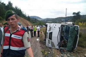 Թուրքիայում ռուս զբոսաշրջիկներ տեղափոխող միկրոավտոբուս է վթարի ենթարկվել