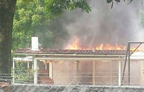 В Венесуэле во время протестов сожгли дом Уго Чавеса