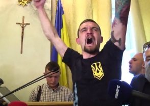Националисты ворвались в здание облсовета Львова