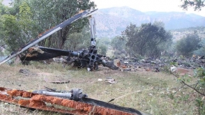 При падении вертолета в Турции 13 человек разбились насмерть (фото)