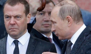 Путин отказался от зонтика и насквозь промок