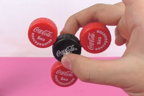 Ինչպես սեփական ձեռքերով Coca-Cola-ի խցաններից սփիներ պատրաստել