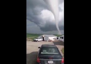 Мощный торнадо в штате Айова (видео)