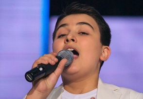 Юный исполнитель из Армении стал первым на детском конкурсе в Витебске