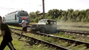 Կրասնոդարում ուղևորատար գնացքը բախվել է УАЗ-ին