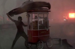 На Стамбул вновь обрушились шторм и град (видео)