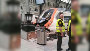На вокзале Барселоны поезд врезался в отбойник, пострадали 50 человек (видео)