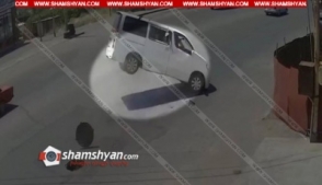 Բացառիկ տեսանյութ․ Երևանում ինչպես է դիտահորի պատճառով Nissan-ը օդ շպրտվում