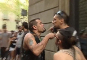 Испания после терактов: на улицах схлестнулись неонацисты и антифашисты (видео)