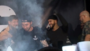 Խորտկարանի բացման ժամանակ Ռամզան Կադիրովը և Թիմաթին հյուրերի համար համբուրգեր են պատրաստել (տեսանյութ)