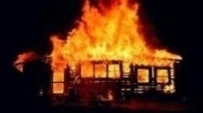 Գյումրիում ամբողջությամբ այրվել է շենքի բակում գտնվող չբնակեցված, ինքնաշեն տնակ