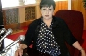 Սպիտակ թելերով բլանդած գործը աղբարկղ գցեք, մարդուն էլ ազատ արձակեք