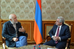 Սերժ Սարգսյանը հյուրընկալել է Ջոն Մալկովիչին