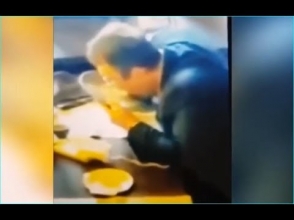 Ճապոնացի դիվանագետների հետ ճաշի ժամանակ ուկրաինացի պատգամավորը լիզել է ափսեն
