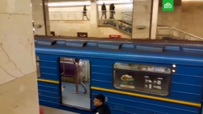 Մերկ ուղևորը Կիևի մետրոյում փորձել է առևանգել գնացքը
