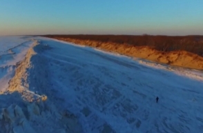 Հսկայական սառցե պատ է մոտեցել ռուս-չինական սահմանին (տեսանյութ)