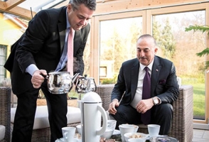 Գերմանիայի արտգործնախարարը իր տանը Չավուշօղլուին թուրքական թեյ է հյուրասիրել
