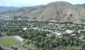 Վայքում երիտասարդների եռյակը իրենց մոր տարիքի կնոջից պահանջել է իրենց հետ սեռական հարաբերություն ունենալ