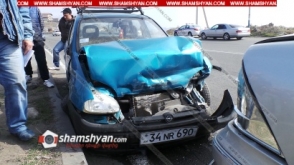 Երևանում անձը չպարզված վարորդը Opel-ով բախվել է Սգո սրահի այցելուների ավտոմեքենաներին. կա վիրավոր