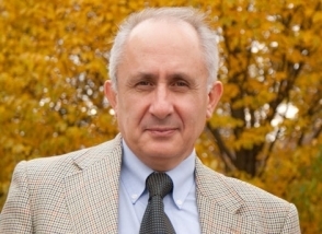 Թաներ Աքչամ.