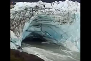 Արգենտինայի հանրահայտ սառցե կամրջից մի հատված է պոկվել